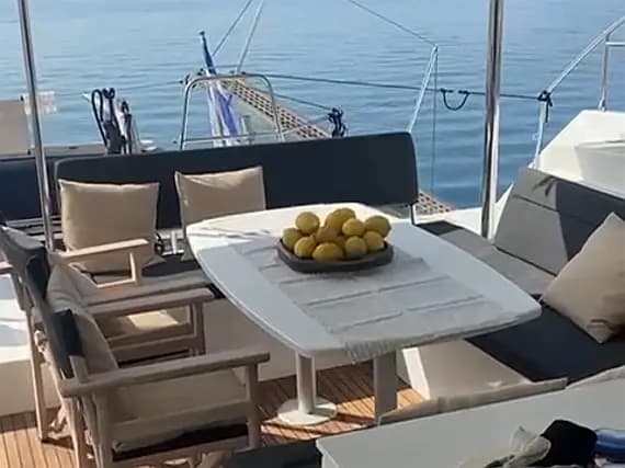 Lagoon 450 Fly in Ibiza / Sant Antoni de Portmany Port - Photo 3