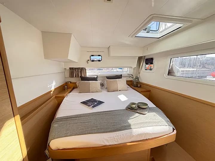 Lagoon 42 in Ibiza / Sant Antoni de Portmany Port - Photo 5