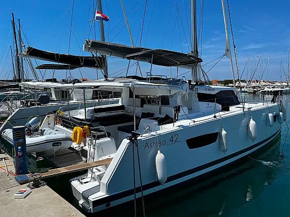Astréa 42 in Sukošan / D-Marin Dalmacija Marina - Photo 1