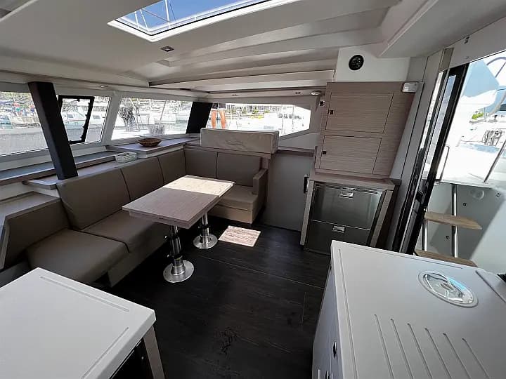 Astréa 42 in Sukošan / D-Marin Dalmacija Marina - Photo 3