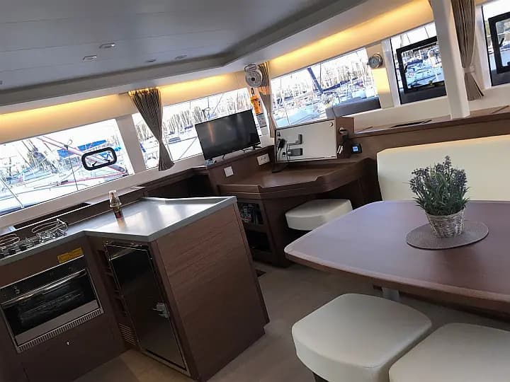 Lagoon 450 Fly in Kefalonia / Sami Port - Photo 5