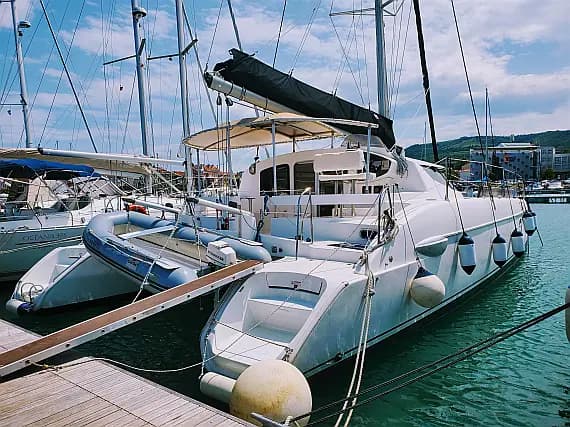 Lavezzi 40 in Izola / Marina Izola - image 1