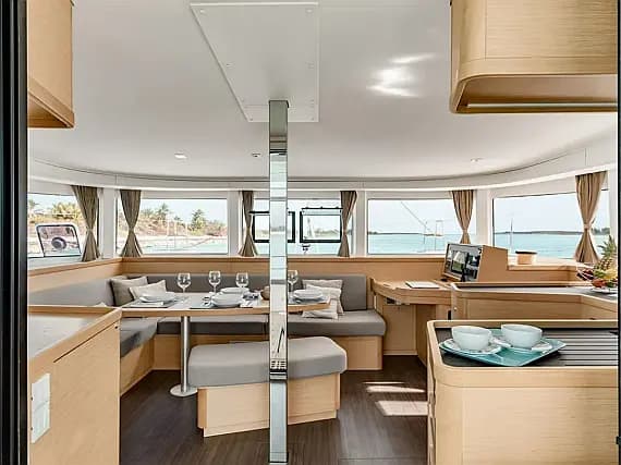 Lagoon 42 in Eden Island / Mahe, Victoria / Eden Island Marina - Photo 2