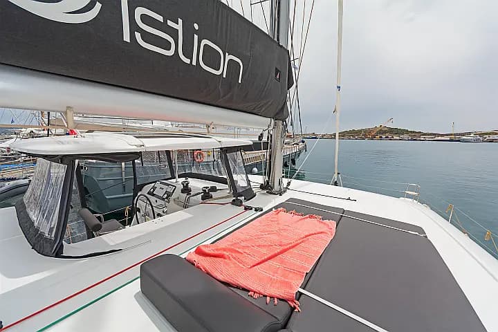 Lagoon 42 in Lavrion Main Port - Photo 4