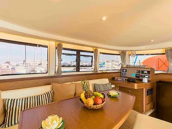 Lagoon 42 in Paros port - Photo 2