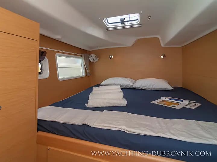 Lagoon 380 in Dubrovnik / ACI Marina Dubrovnik - Photo 3