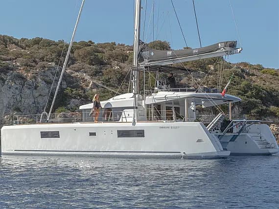 Lagoon 52F in Nea Peramos - Attica / Nea Peramos - image 1
