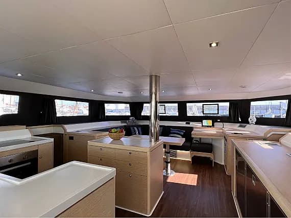 Dufour Catamaran 48 in Sardinia / Olbia / Marina Golfo Cugnana - Photo 2