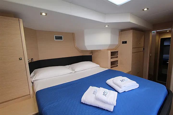 Dufour Catamaran 48 in Sardinia / Olbia / Marina Golfo Cugnana - Photo 5