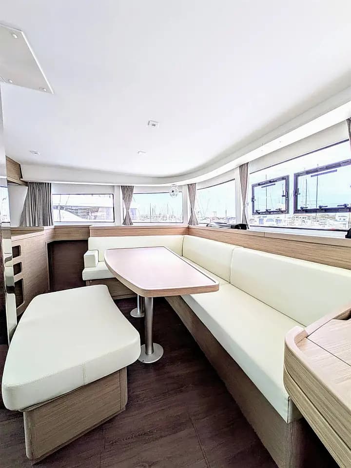 Lagoon 42 in Eden Island / Mahe, Victoria / Eden Island Marina - Photo 4