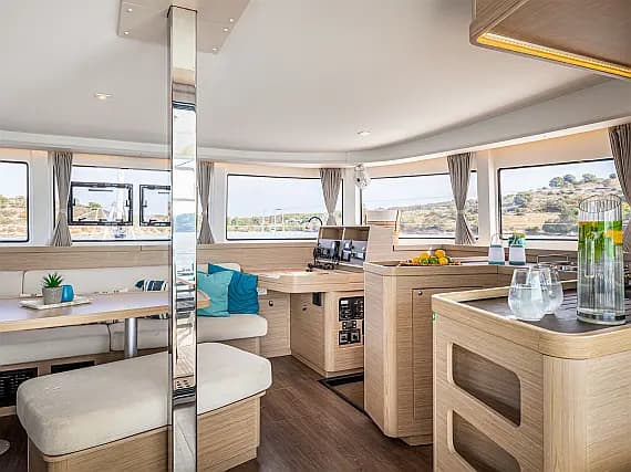 Lagoon 42 in Porto Heli - Photo 2