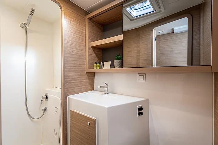 Lagoon 42 in Porto Heli - Photo 3