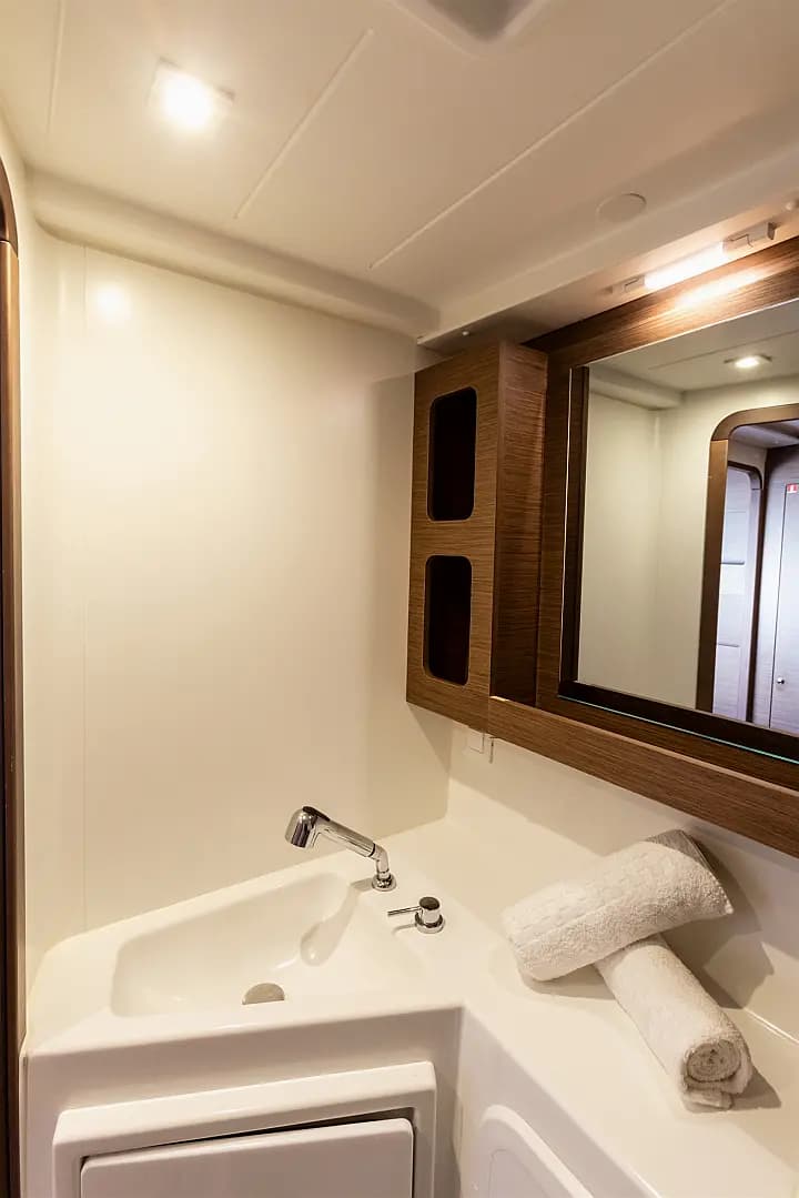 Lagoon 42 in Sicily / Capo d'Orlando Marina - Photo 5