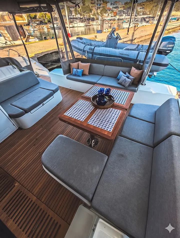 Lagoon 51 in Mykonos / Port of Mykonos - Photo 3