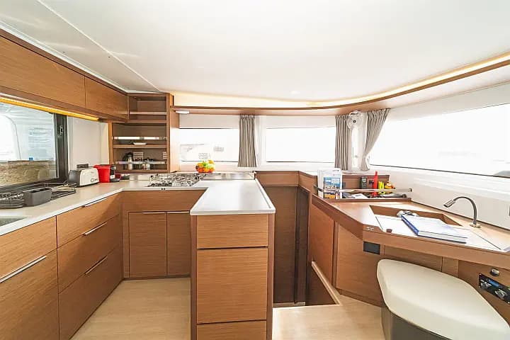 Lagoon 46 in Volos / Port of Volos - Photo 4