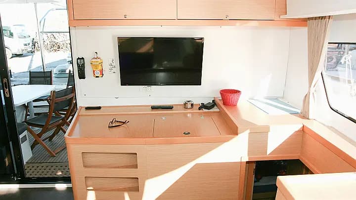 Lagoon 42 in Mallorca / Can Pastilla / Club Maritimo San Antonio De La Playa - Photo 5