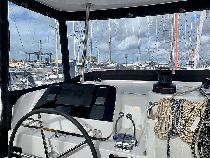 Lagoon 42 in Eden Island / Mahe, Victoria / Eden Island Marina - Photo 5