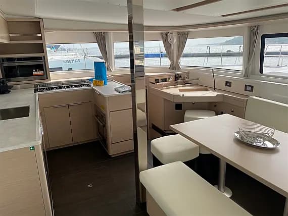 Lagoon 46 in Sicily / Furnari / Marina Portorosa - Photo 3