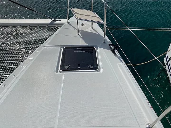 Lagoon 46 in Sicily / Furnari / Marina Portorosa - Photo 4