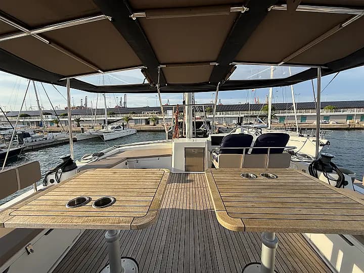 Bali 5.4 in València / Real Club Nàutic de València - Photo 4