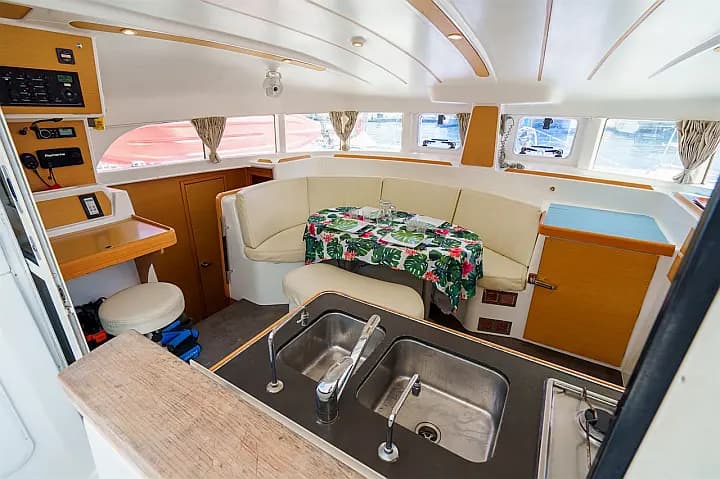 Lagoon 380 S2 in Papeete, Tahiti / Papeete - Photo 5