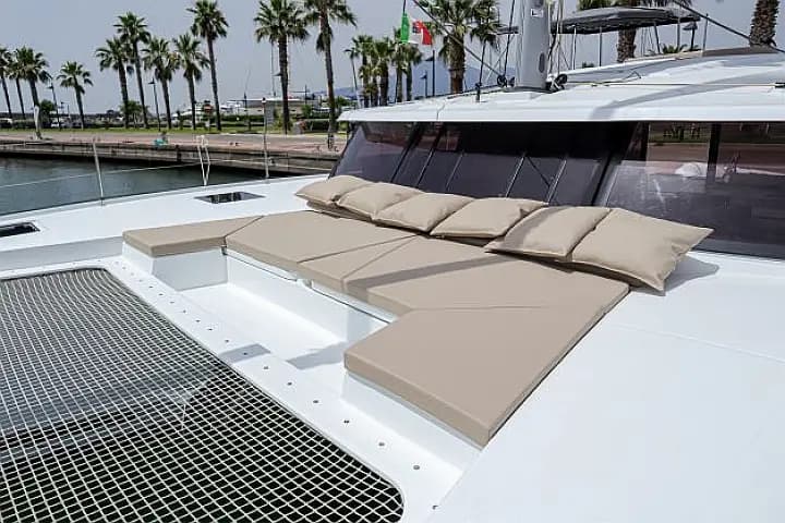 Astréa 42 in Castellammare di Stabia / Marina di Stabia - Photo 3