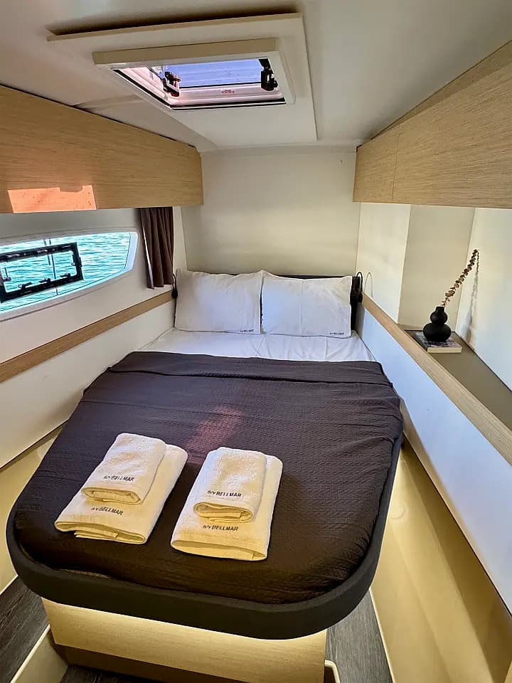 Astréa 42 in Preveza Main Port - Photo 3