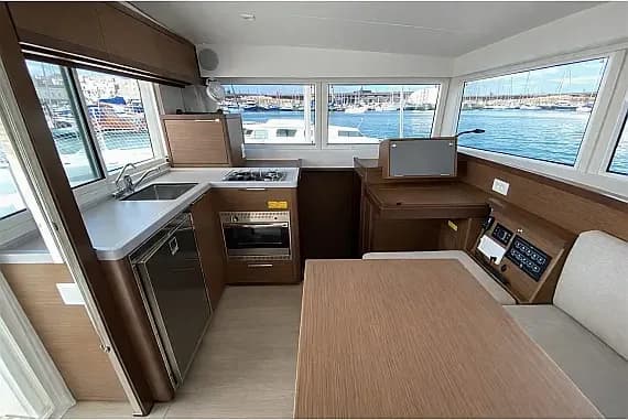 Lagoon 40 in Rome / Marina di Nettuno - Photo 3