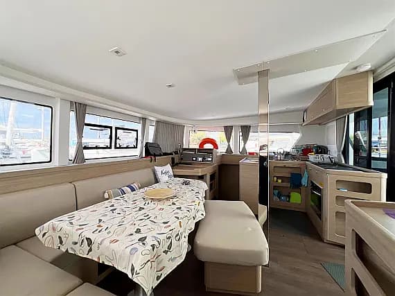 Lagoon 42 in Athens / Alimos Marina - Photo 2