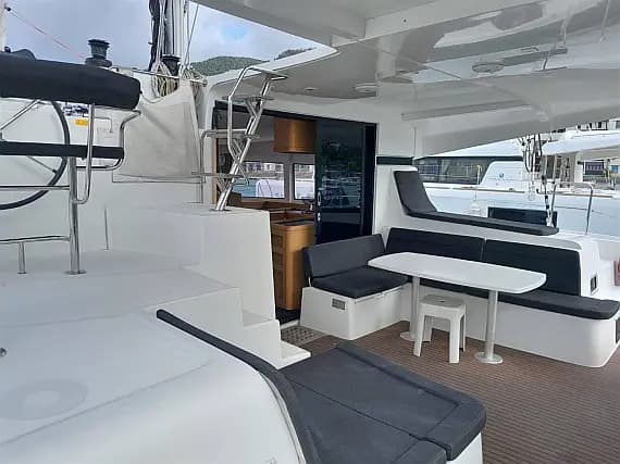 Lagoon 42 in Eden Island / Mahe, Victoria / Eden Island Marina - Photo 3