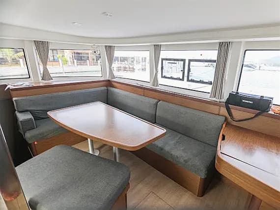 Lagoon 42 in Eden Island / Mahe, Victoria / Eden Island Marina - Photo 3