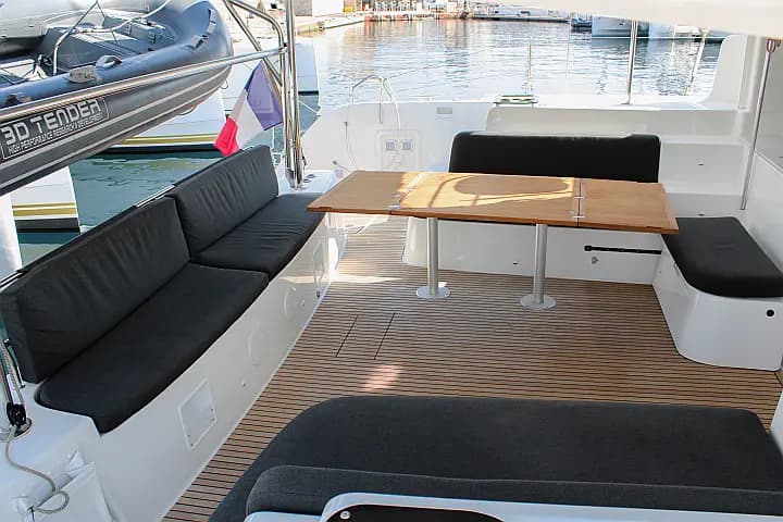 Lagoon 46 in Corsica / Ajaccio / Port Tino Rossi - Photo 4