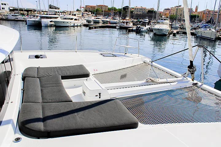 Lagoon 46 in Corsica / Ajaccio / Port Tino Rossi - Photo 5