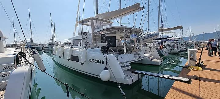 Lagoon 42 in Salerno / Marina d'Arechi - Photo 4