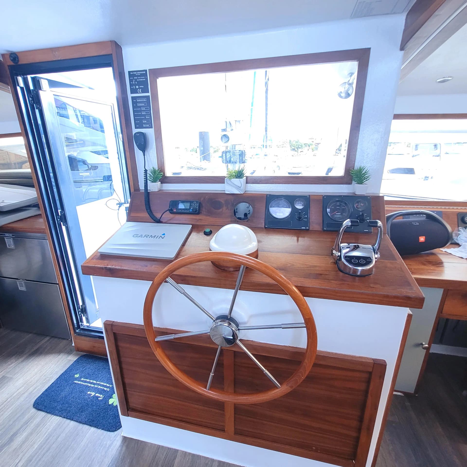 DH 550 in Eden Island / Mahe, Victoria / Eden Island Marina - Photo 5
