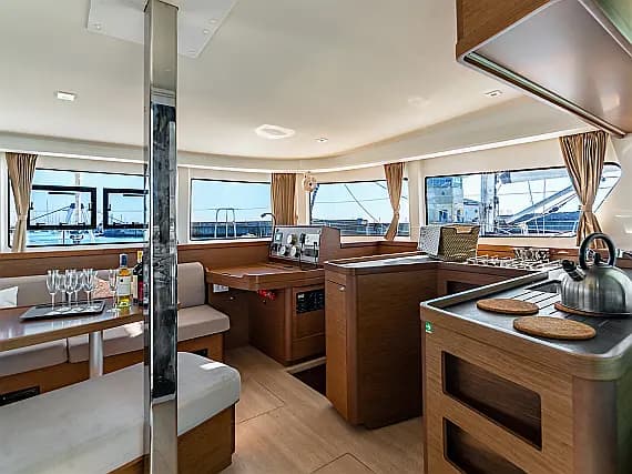 Lagoon 42 in Sardinia / Cagliari / Marina di Cagliari - Photo 2