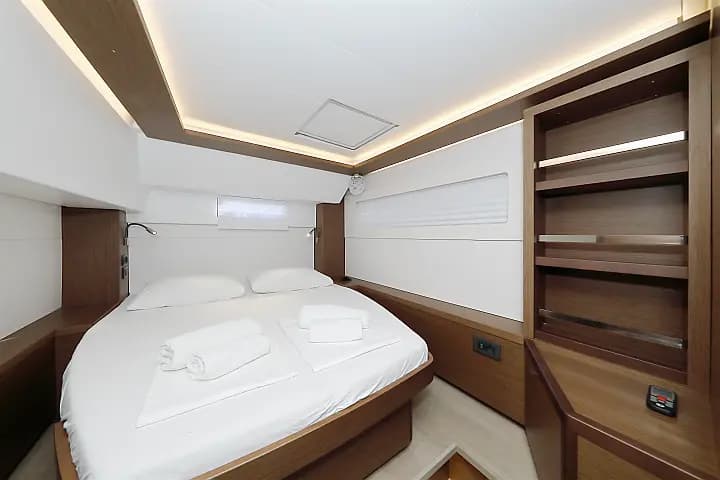 Lagoon 46 in Sukošan / D-Marin Dalmacija Marina - Photo 3