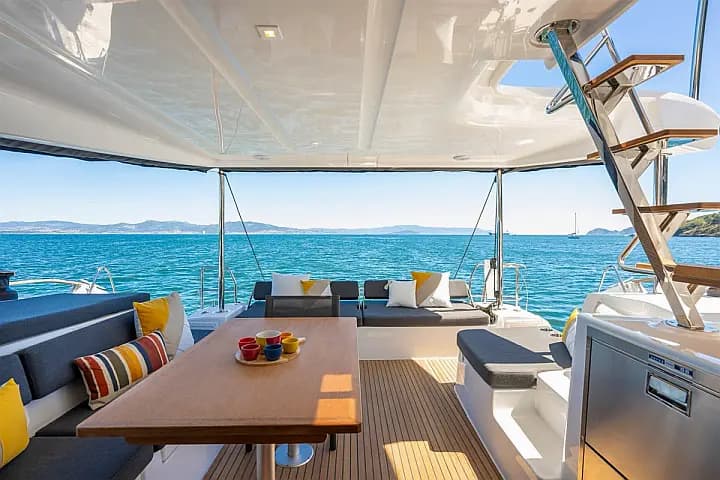 Lagoon 43 in Sicily / Furnari / Marina Portorosa - Photo 4