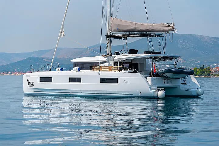 Lagoon 46 in Kaštel Gomilica / Marina Kaštela - Photo 3