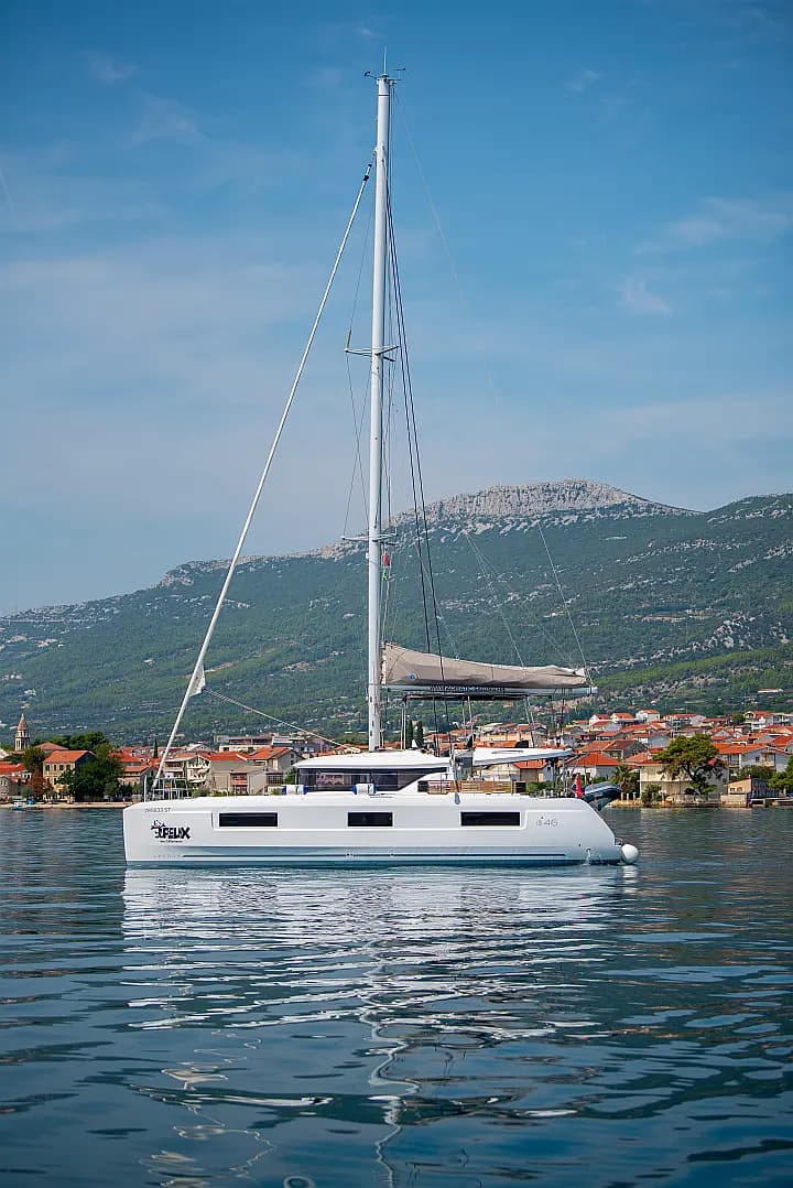 Lagoon 46 in Kaštel Gomilica / Marina Kaštela - Photo 5