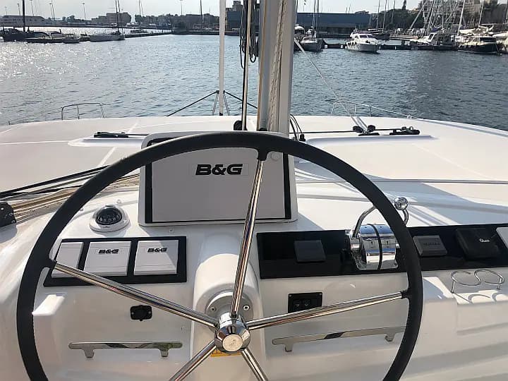 Lagoon 46 in Sardinia / Cagliari / Marina di Cagliari - Photo 5