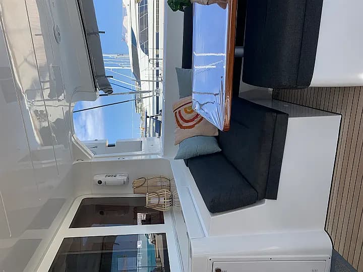 Lagoon 52 in Ibiza / Santa Eulària des Riu / Marina Santa Eulalia - Photo 4