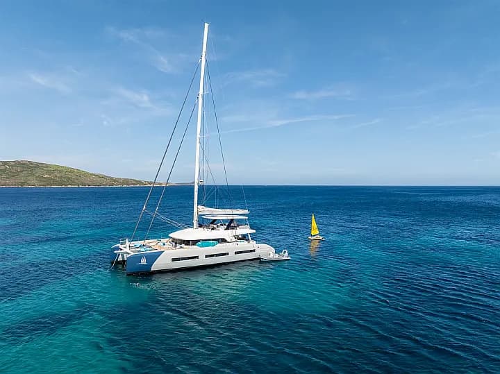 Lagoon Seventy 7 in Corsica / Ajaccio / Port Tino Rossi - Photo 5