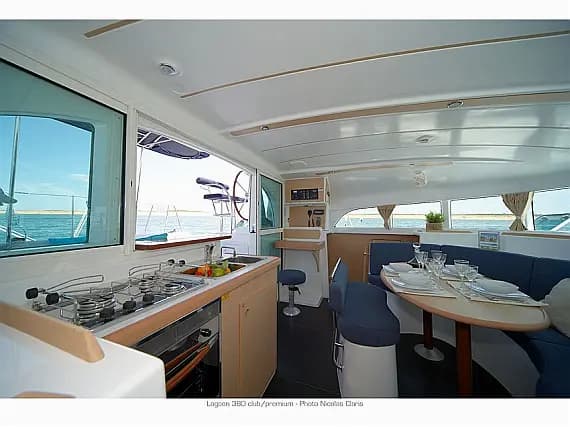 Lagoon 380 in Martinique / Le Marin - Photo 3