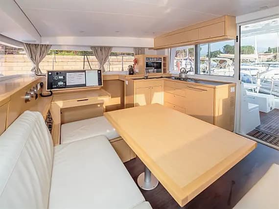 Lagoon 400 S2 in Punta Ala - Photo 2