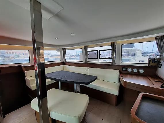 Lagoon 42 in Sicily / Furnari / Marina Portorosa - Photo 2