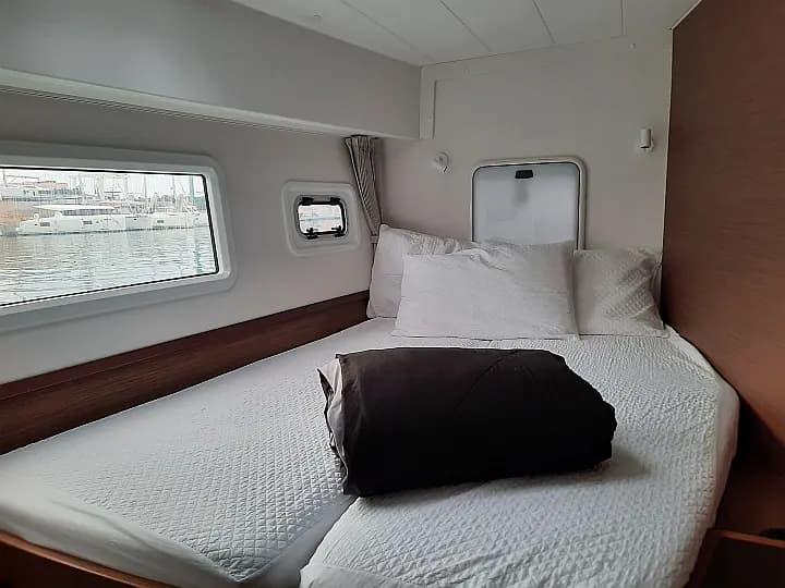 Lagoon 42 in Sicily / Furnari / Marina Portorosa - Photo 4