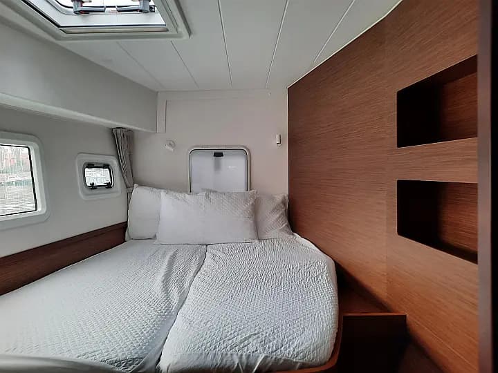 Lagoon 42 in Sicily / Furnari / Marina Portorosa - Photo 4