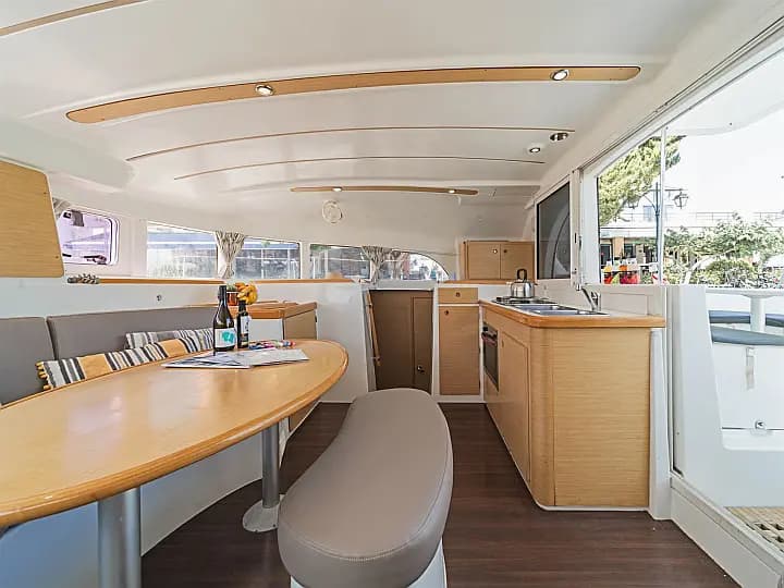 Lagoon 380 in Kavala Marina - Photo 3