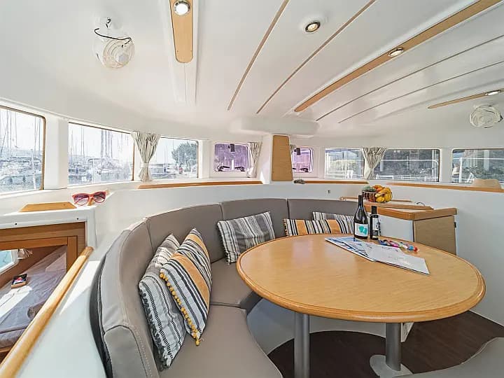 Lagoon 380 in Kavala Marina - Photo 5